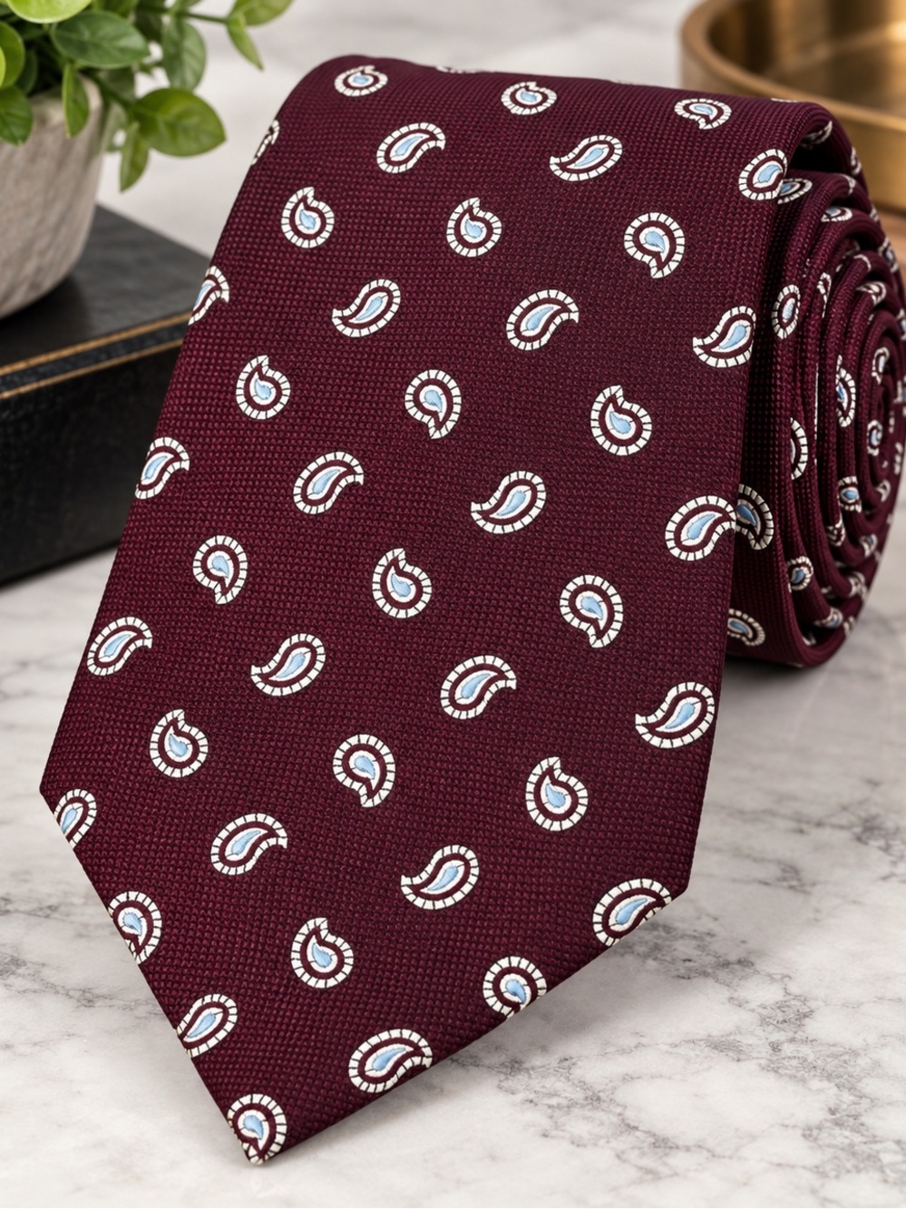 Jos A Bank Heritage Collection 100% Silk Burgundy Paisley Men’s Tie 59”